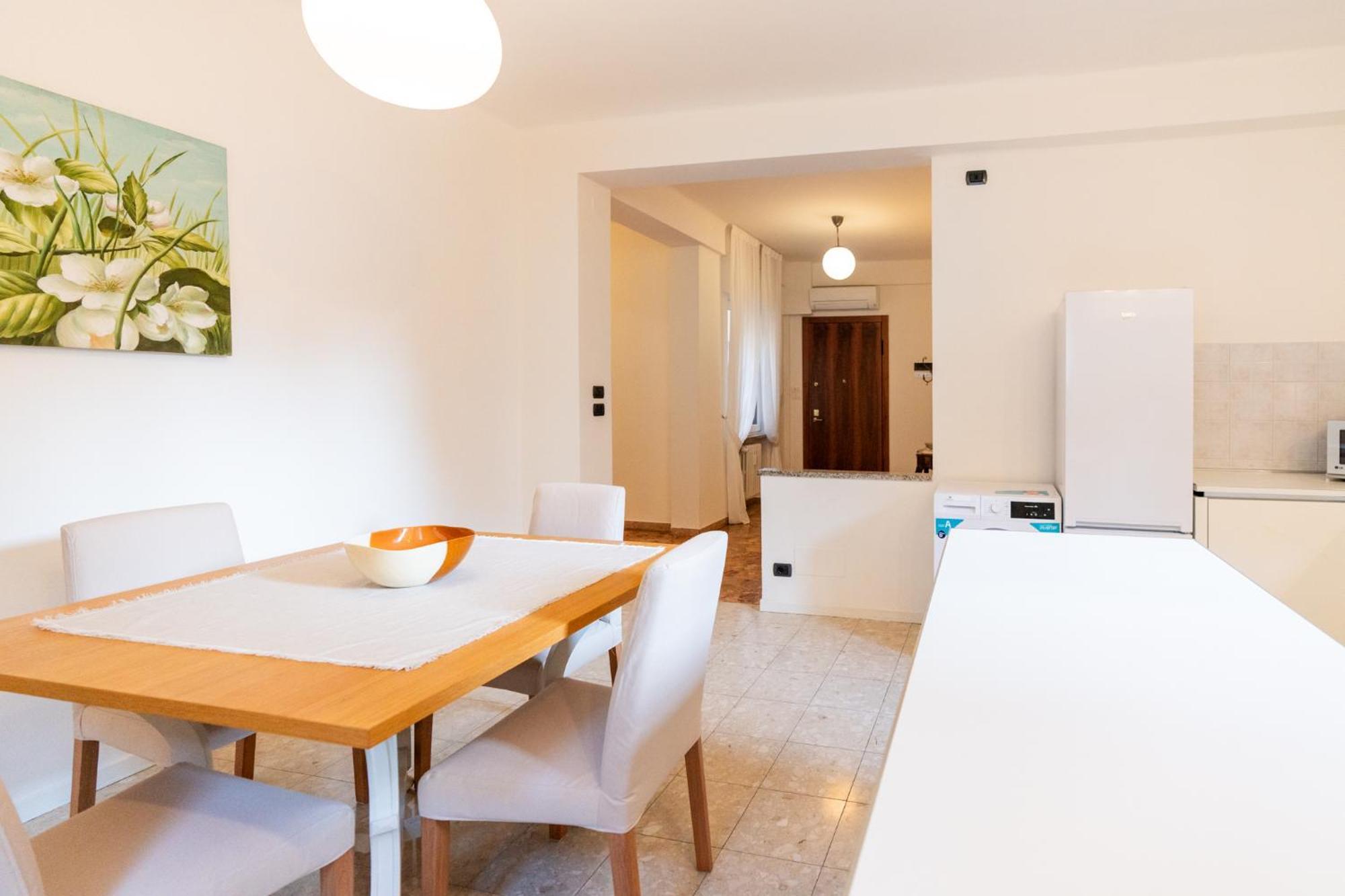 Domus Verona - Elegante Residenza Con Affaccio Su Porta Leoni Ruang foto