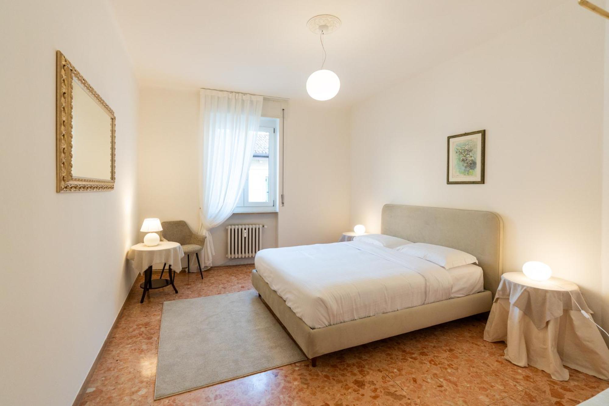 Domus Verona - Elegante Residenza Con Affaccio Su Porta Leoni Ruang foto