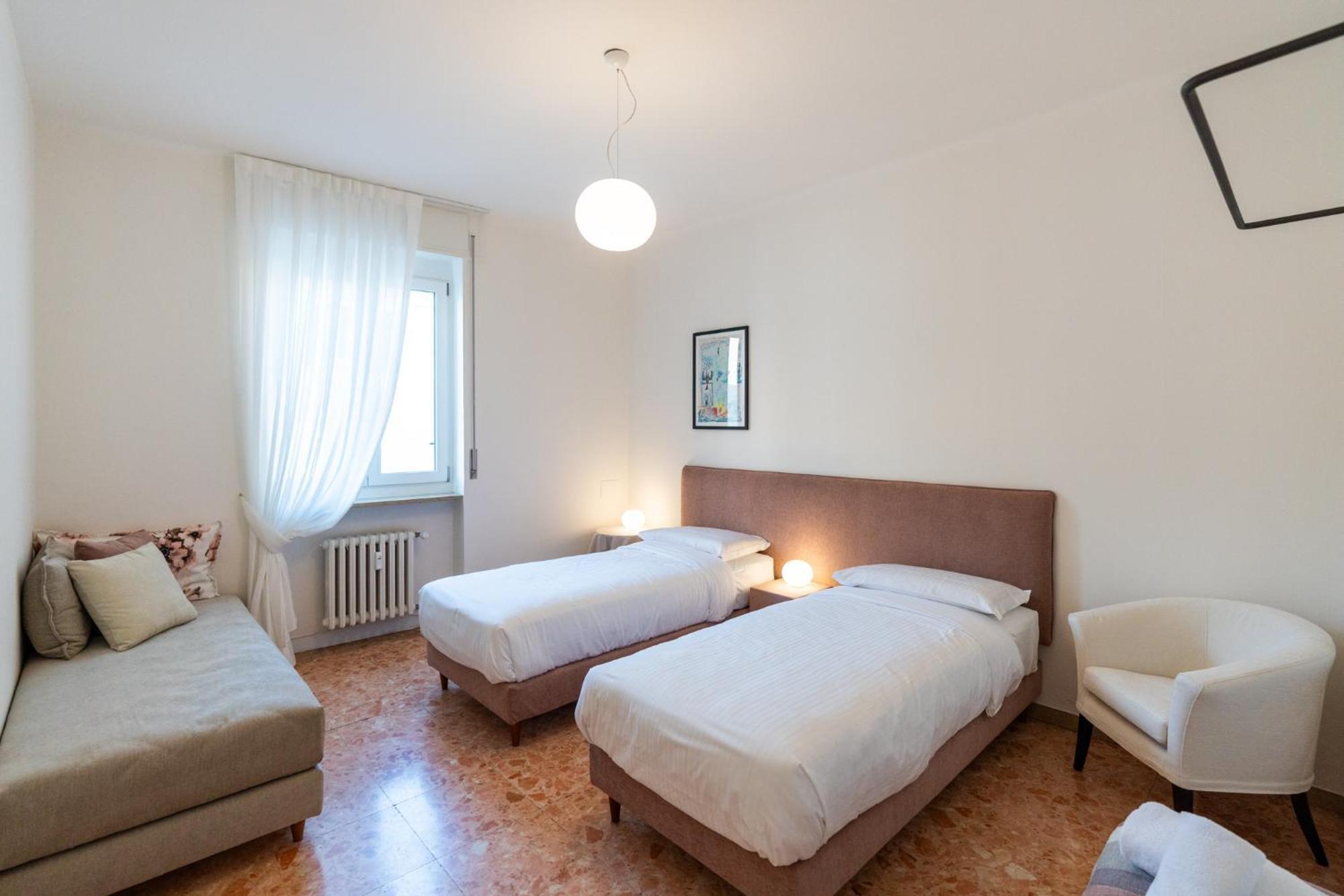 Domus Verona - Elegante Residenza Con Affaccio Su Porta Leoni Ruang foto