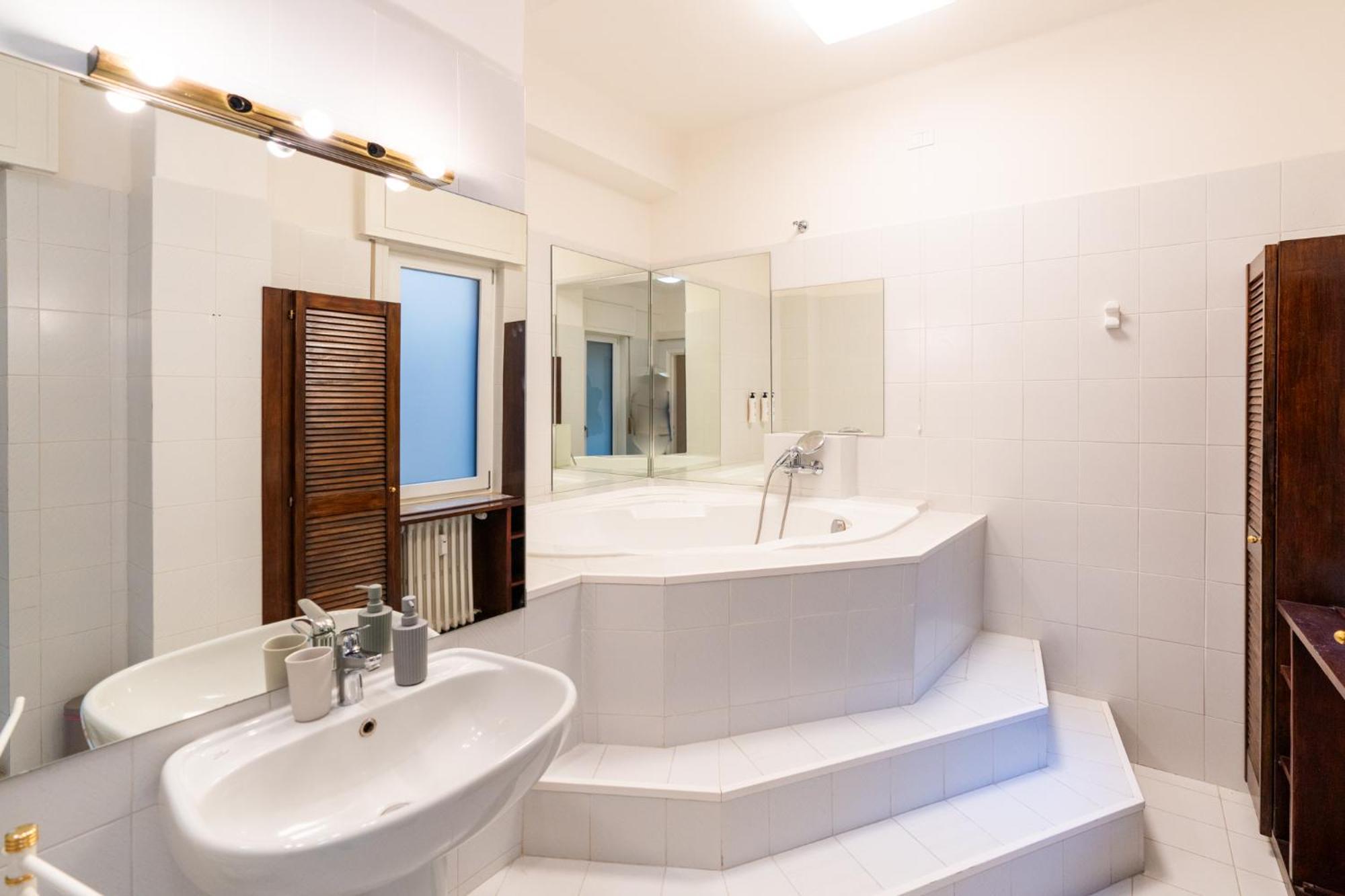 Domus Verona - Elegante Residenza Con Affaccio Su Porta Leoni Ruang foto
